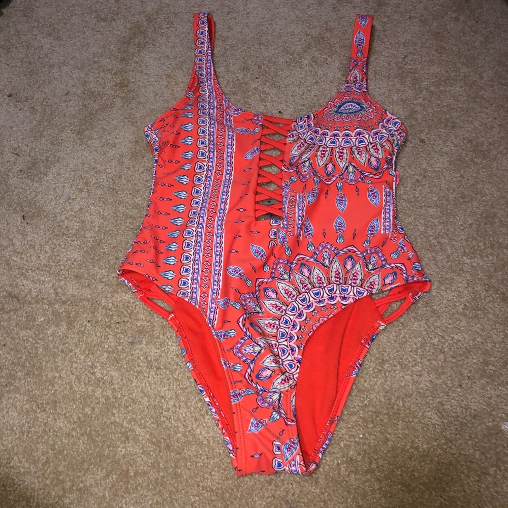 One piece swim suit